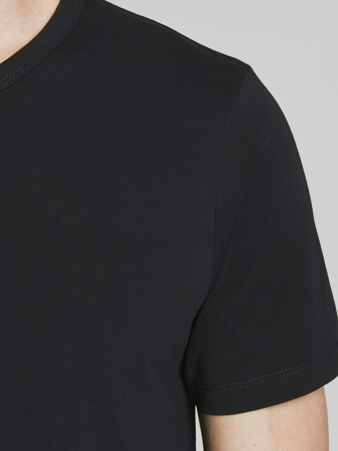 JJEBASIC T-Shirt - BLACK